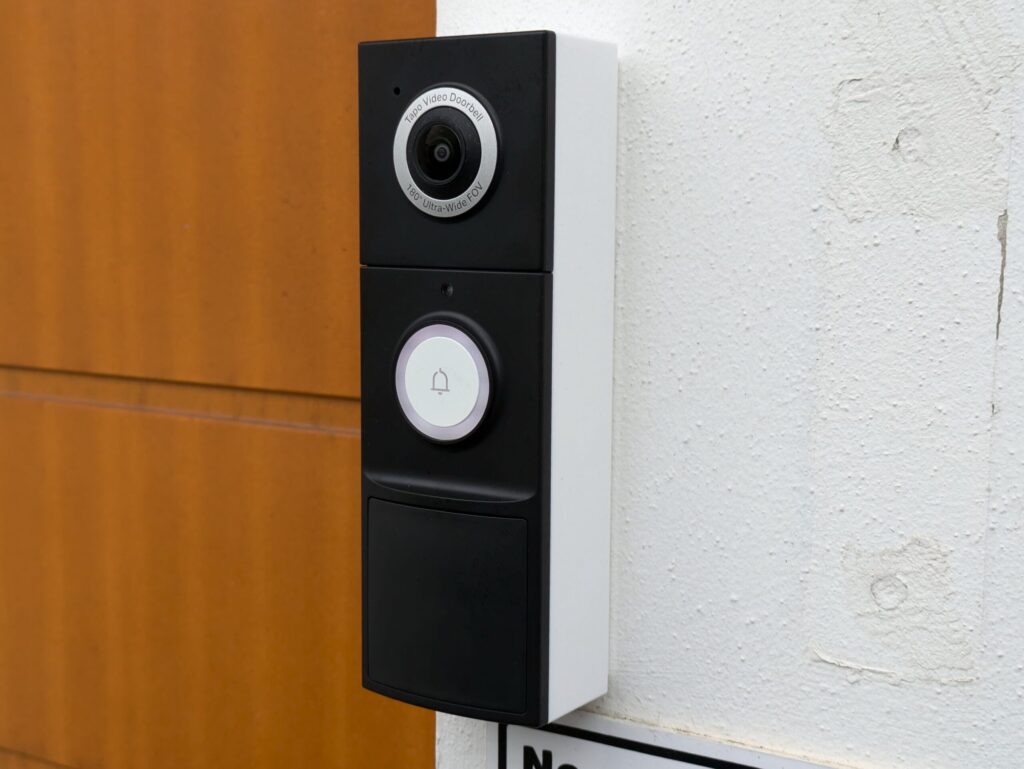 TP-Link-Tapo-D235-Doorbell-installed-side-scaled.jpg